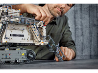 LEGO Technic 42100 - Entwickler mit Modell