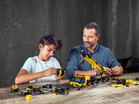 LEGO Technic 42108 - Vater und Sohn beim Bauen